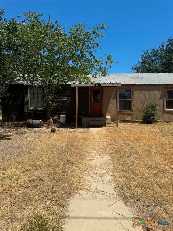 207 N Broad Street, Lampasas, TX 76550