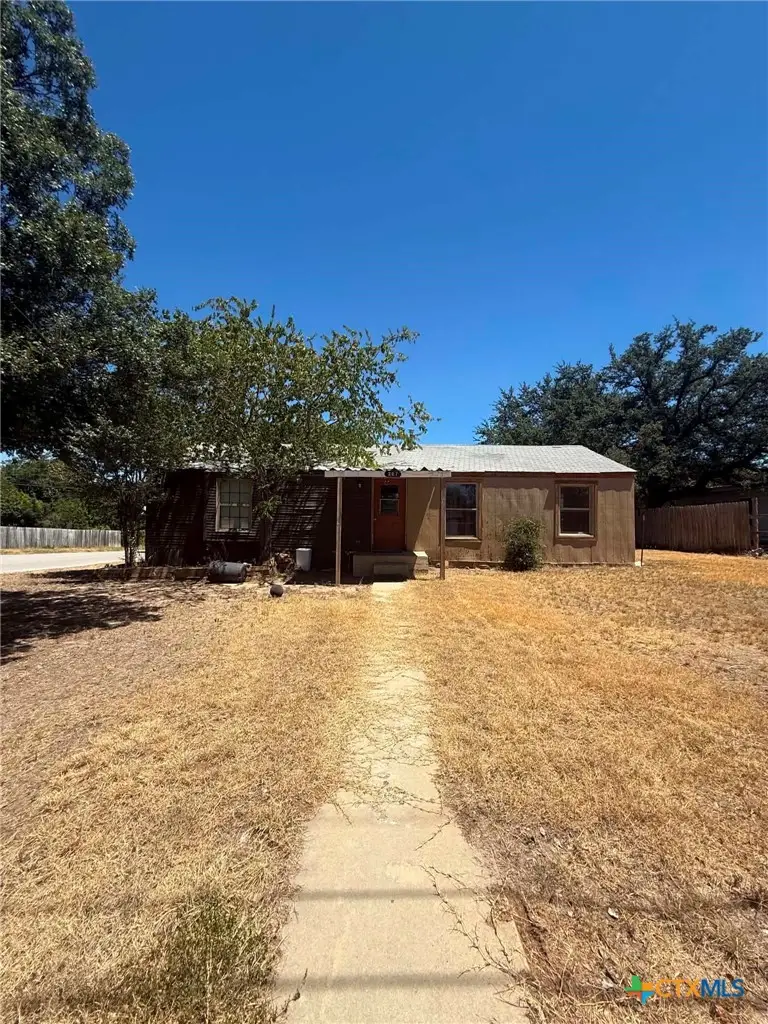 207 N Broad Street, Lampasas, TX 76550 - #2