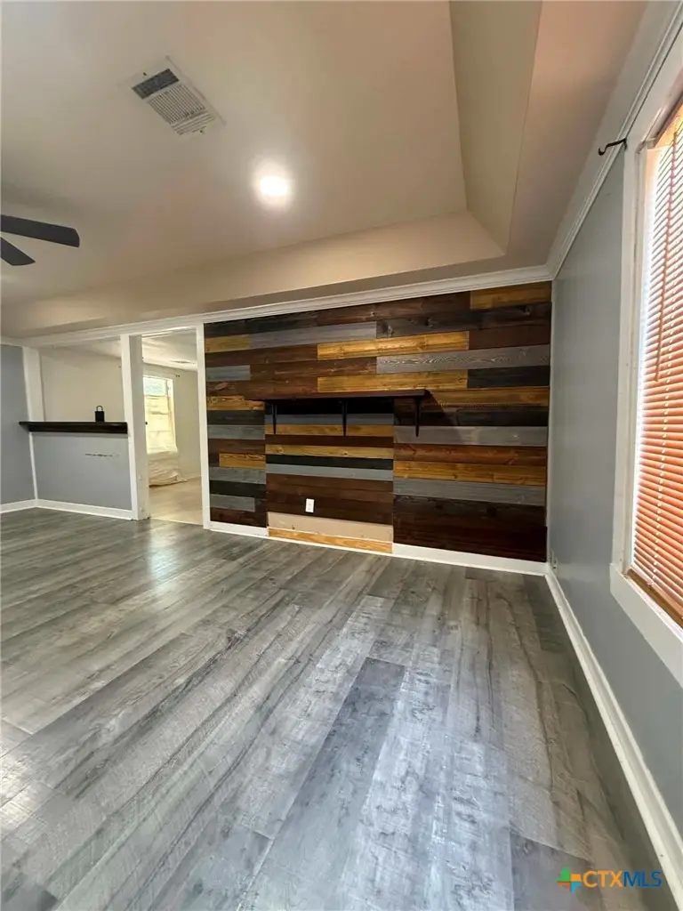 206 W Avenue B, Lampasas, TX 76550 - #3