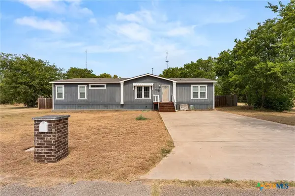 204 Rogers Street, McGregor, TX 76657