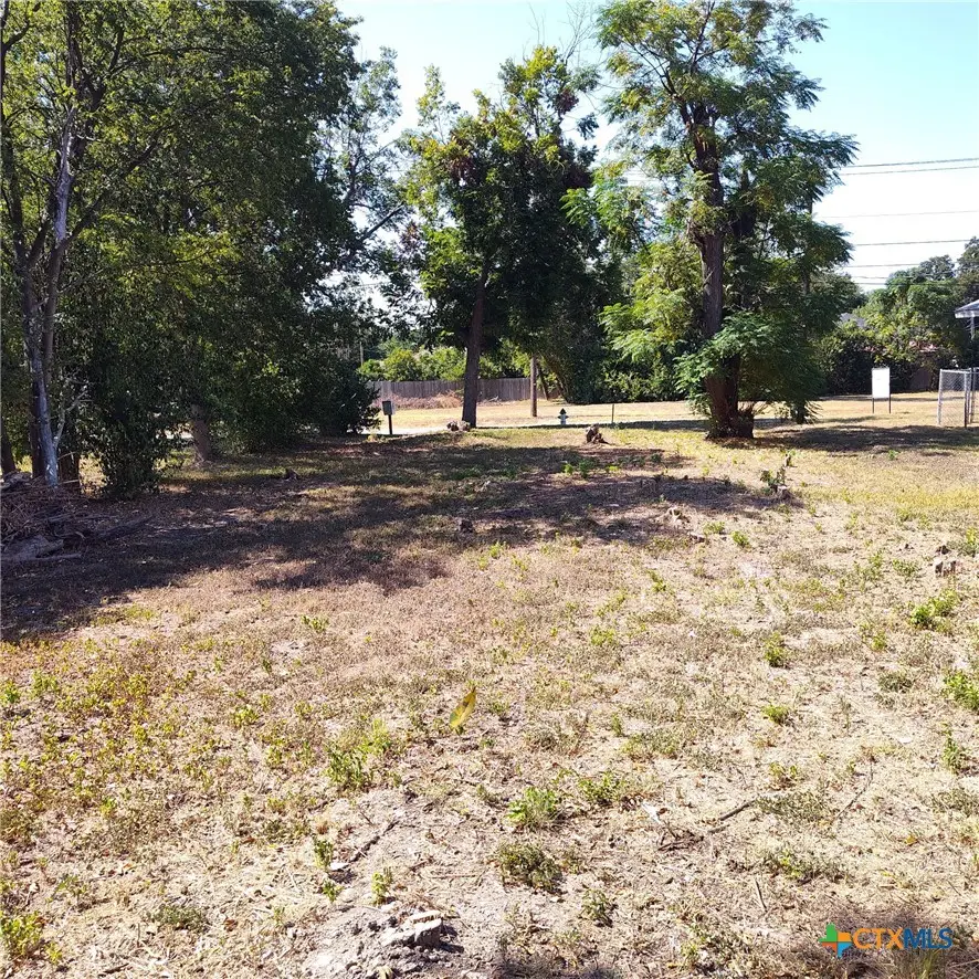 1004 E Avenue E, Temple, TX 76501 - #2