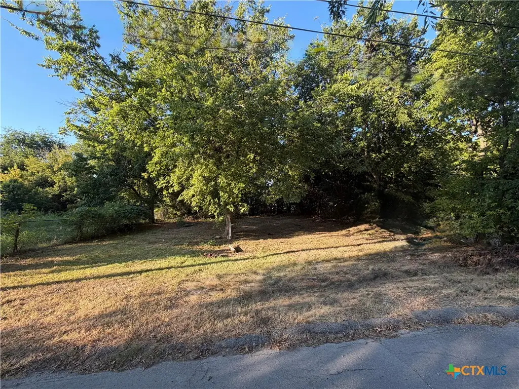 713 E Avenue D, Temple, TX 76501 - #1