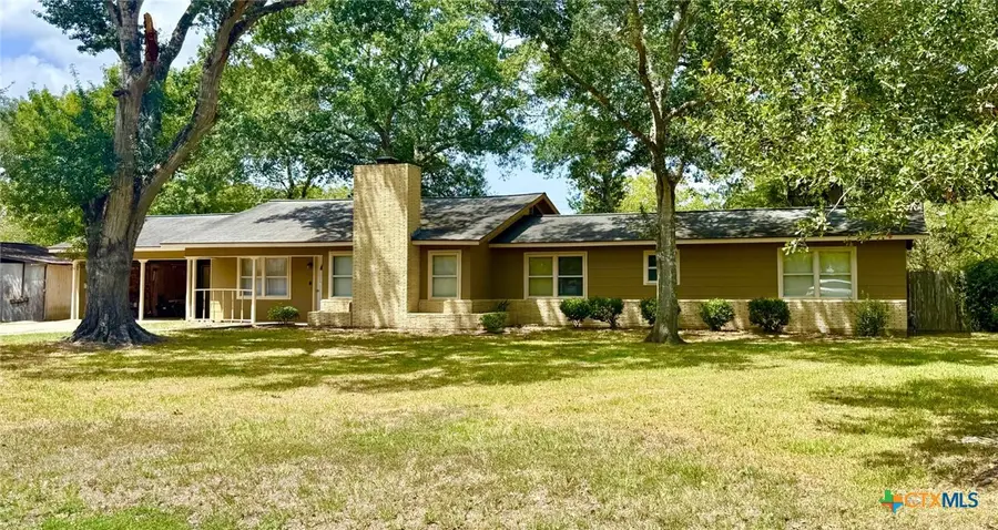 308 Louise Street, Edna, TX 77957 - #3