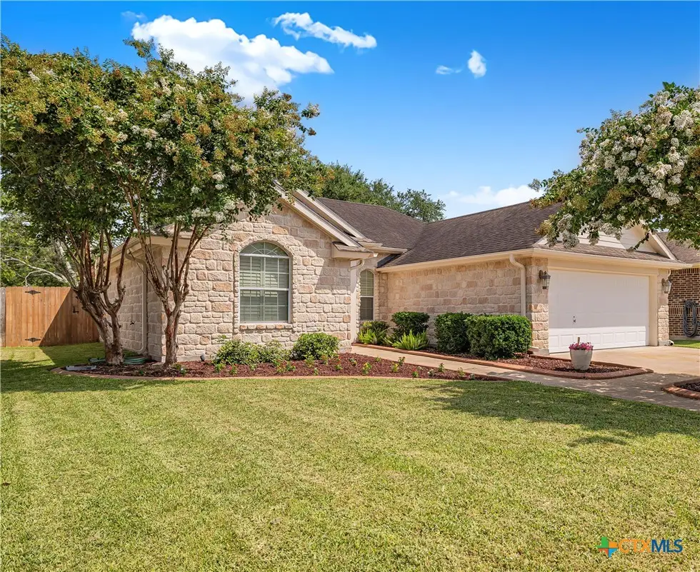 308 Green Gable Drive, Victoria, TX 77904 - #1