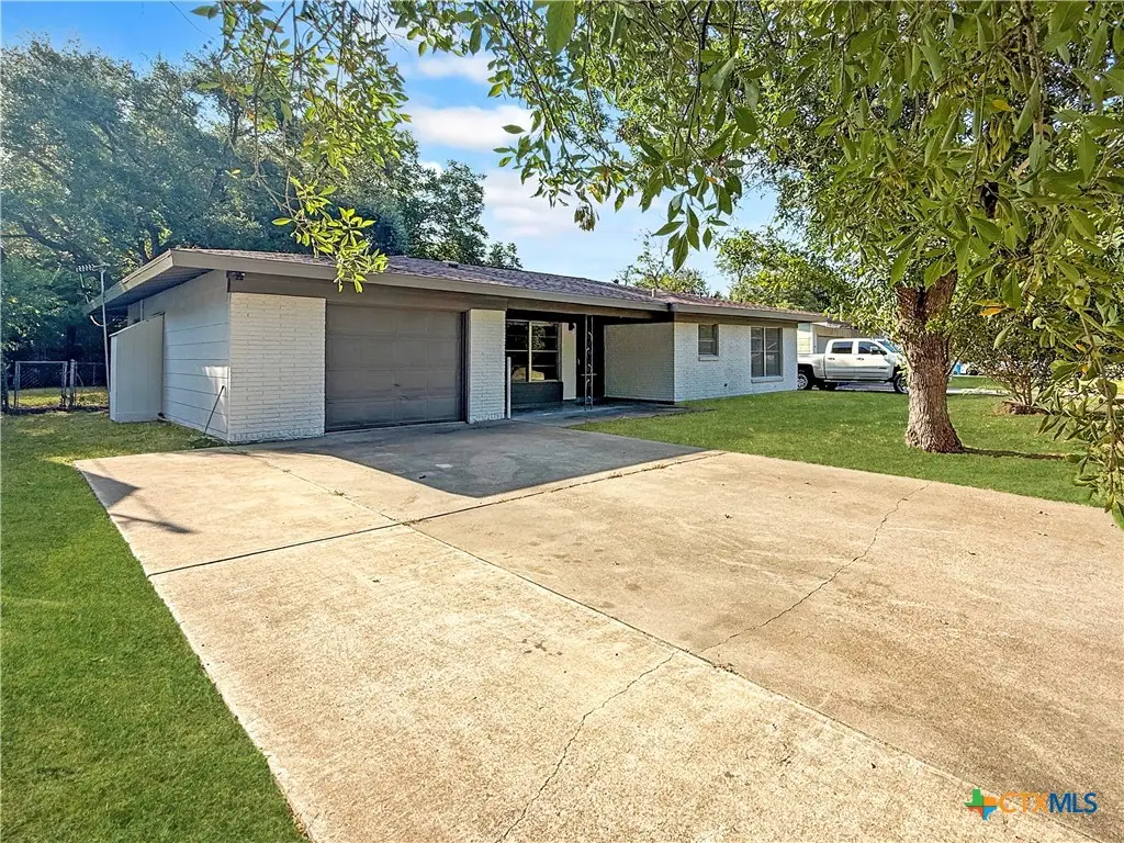 214 Crockett Street, Port Lavaca, TX 77979 - #1