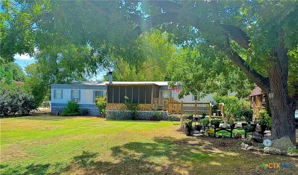 802 N Glass Street, Franklin, TX 77856