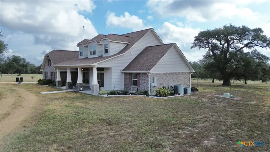 1684 Zengerle Rd, Cuero, TX 77954 - #3