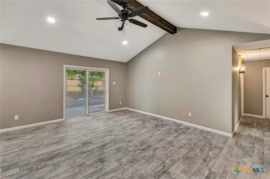 602 N Market Street, Hallettsville, TX 77964 - #3