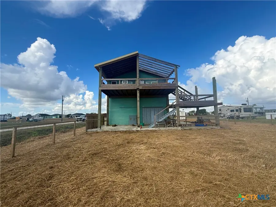 9 Lee Street, Port Lavaca, TX 77979 - #3