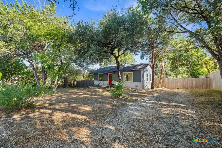 140 E 15th Avenue, Belton, TX 76513 - #3