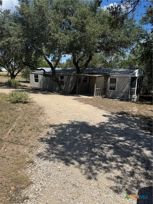 611 Flintstone Drive, Canyon Lake, TX 78133