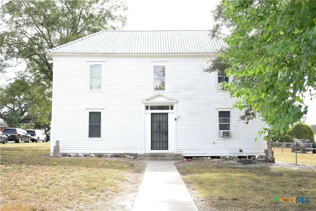 149 N Commercial Street, Goliad, TX 77963 - #1