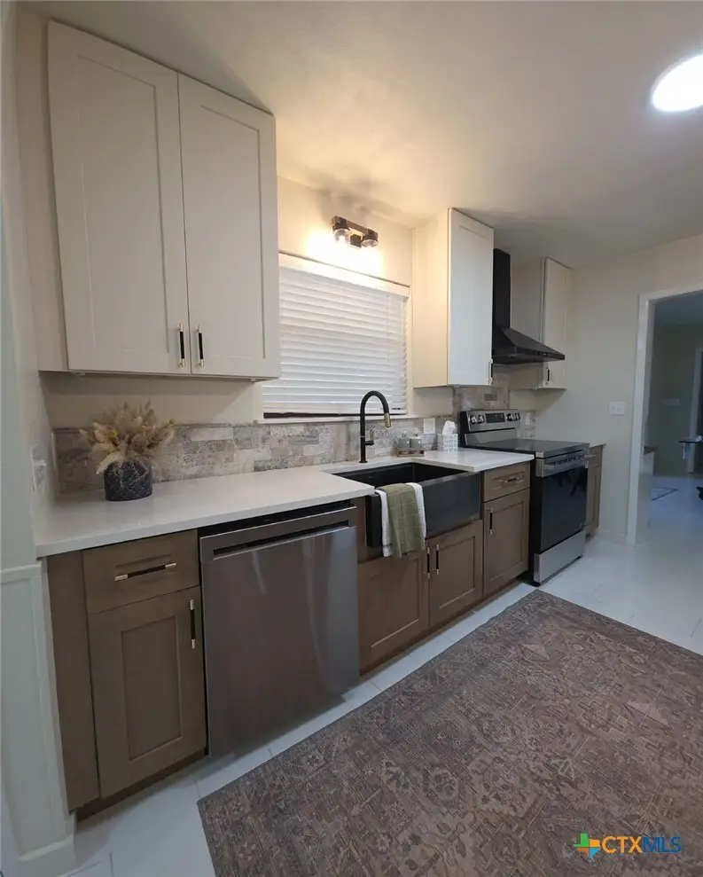 124 Creekview Drive, Canyon Lake, TX 78133 - #1
