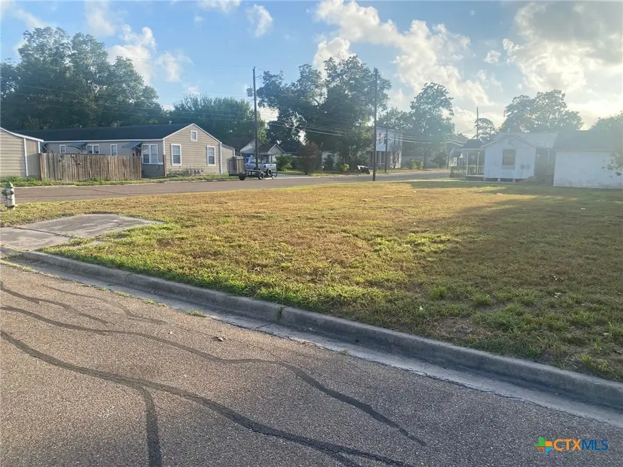 808 N Jecker Street, Victoria, TX 77901 - #3