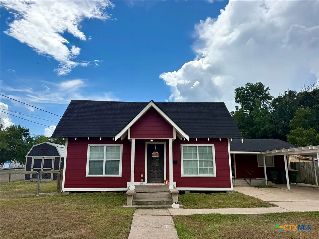807 Pine Street, Victoria, TX 77901 - #1