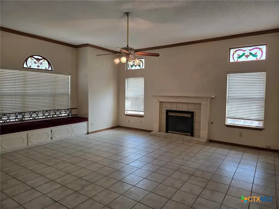 1211 Meadow Run, Seguin, TX 78155 - #2