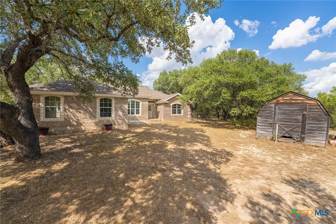 614 Private Road 3004, Lampasas, TX 76550 - #1