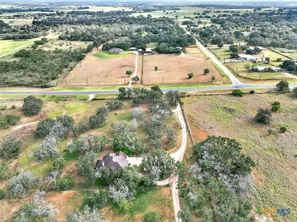 1021 Fm 3432, Adkins, TX 78101