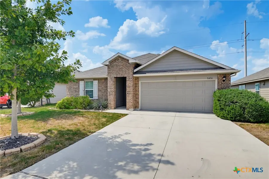 1416 Parkwood, Seguin, TX 78155 - #2