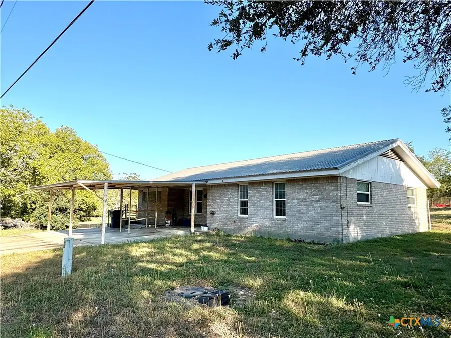 422 W Franklin Street, Goliad, TX 77963 - #2