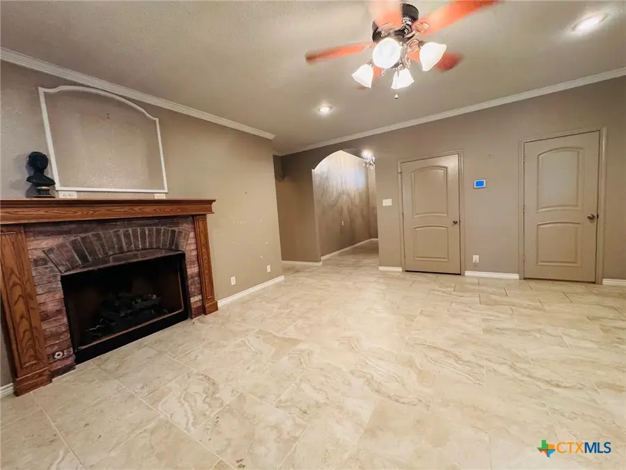 612 River Oaks Drive, Gatesville, TX 76528 - #2