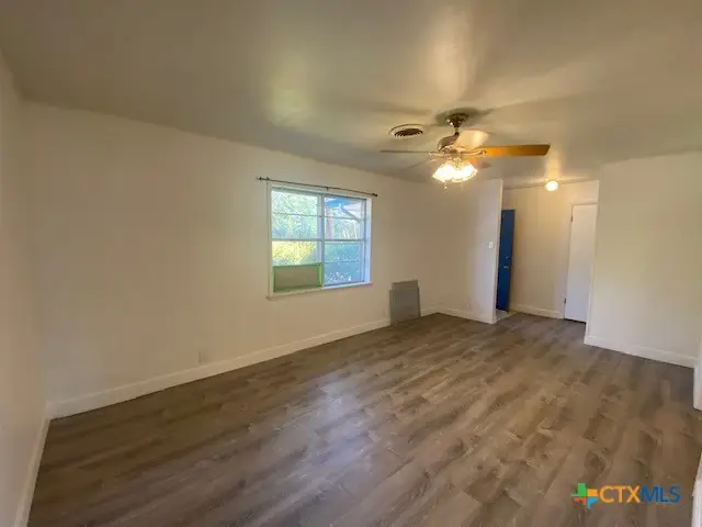 203 E 14th Avenue, Belton, TX 76513 - #3