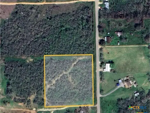 650 Mcknight Road, Seguin, TX 78155