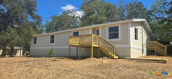 1120 Ainsworth Street, Gonzales, TX 78629
