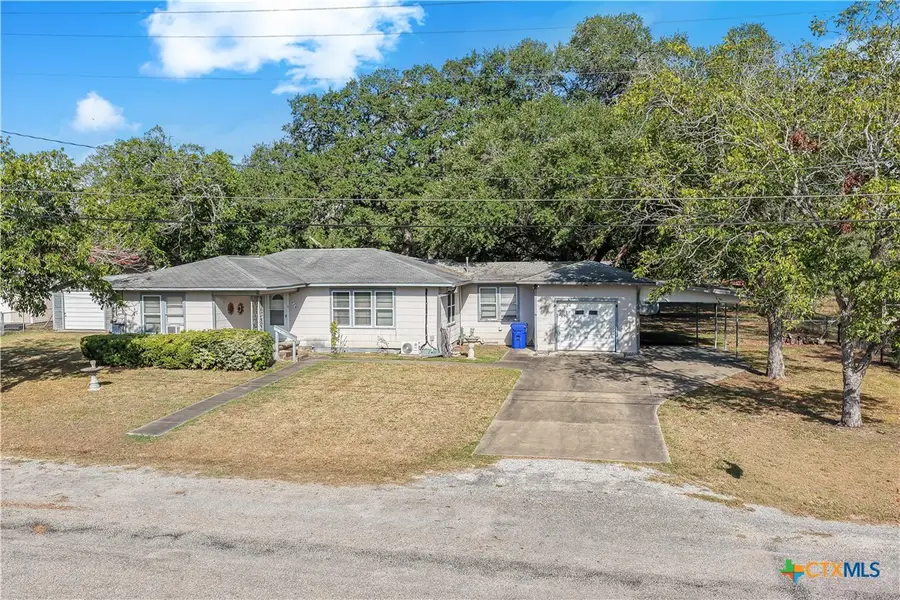 408 Davidson Street, Yoakum, TX 77995 - #3