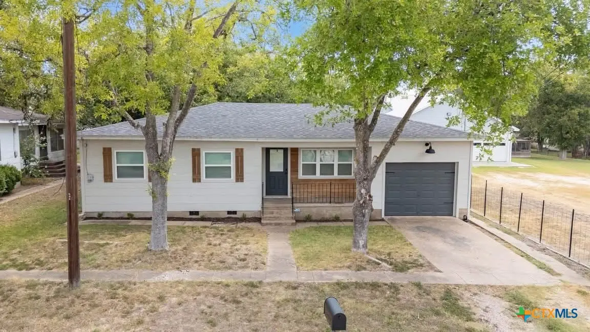 504 N Arnim, Moulton, TX 77975 - #1