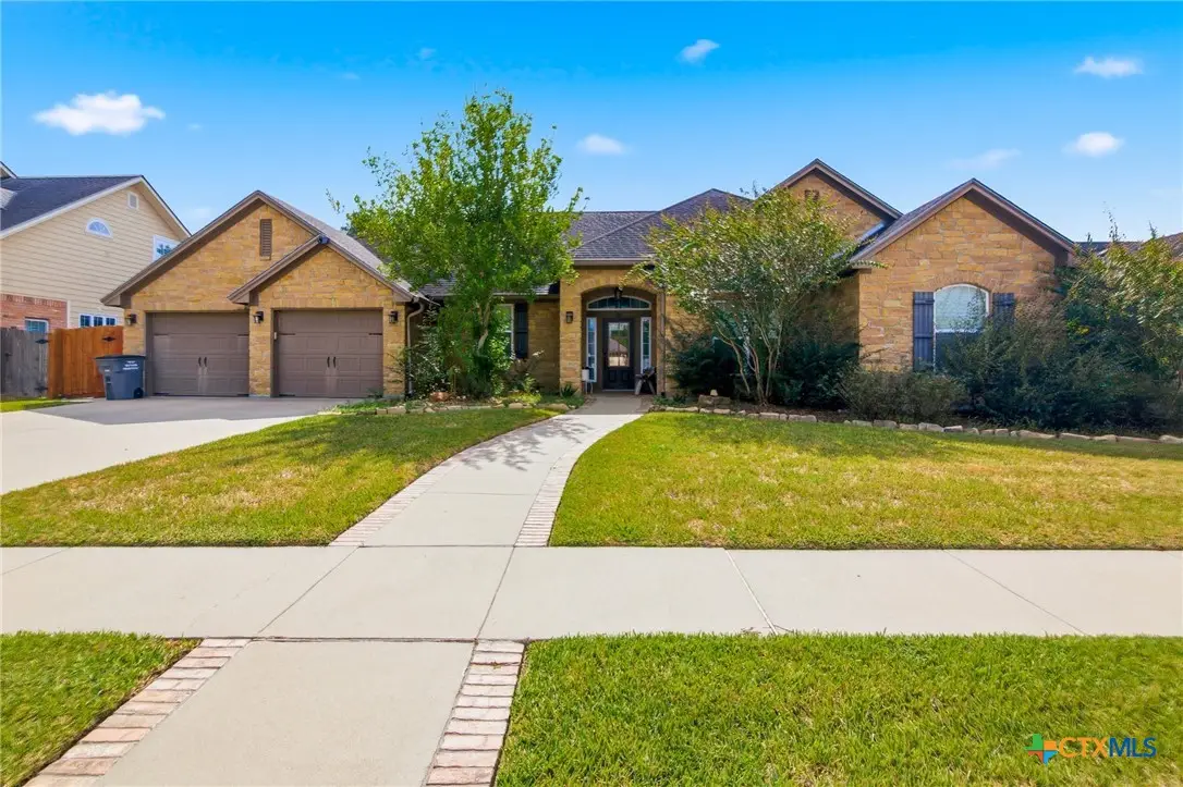 406 Iron Gate, Victoria, TX 77904 - #1