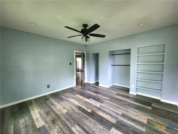 123 E Davis Street, Luling, TX 78648