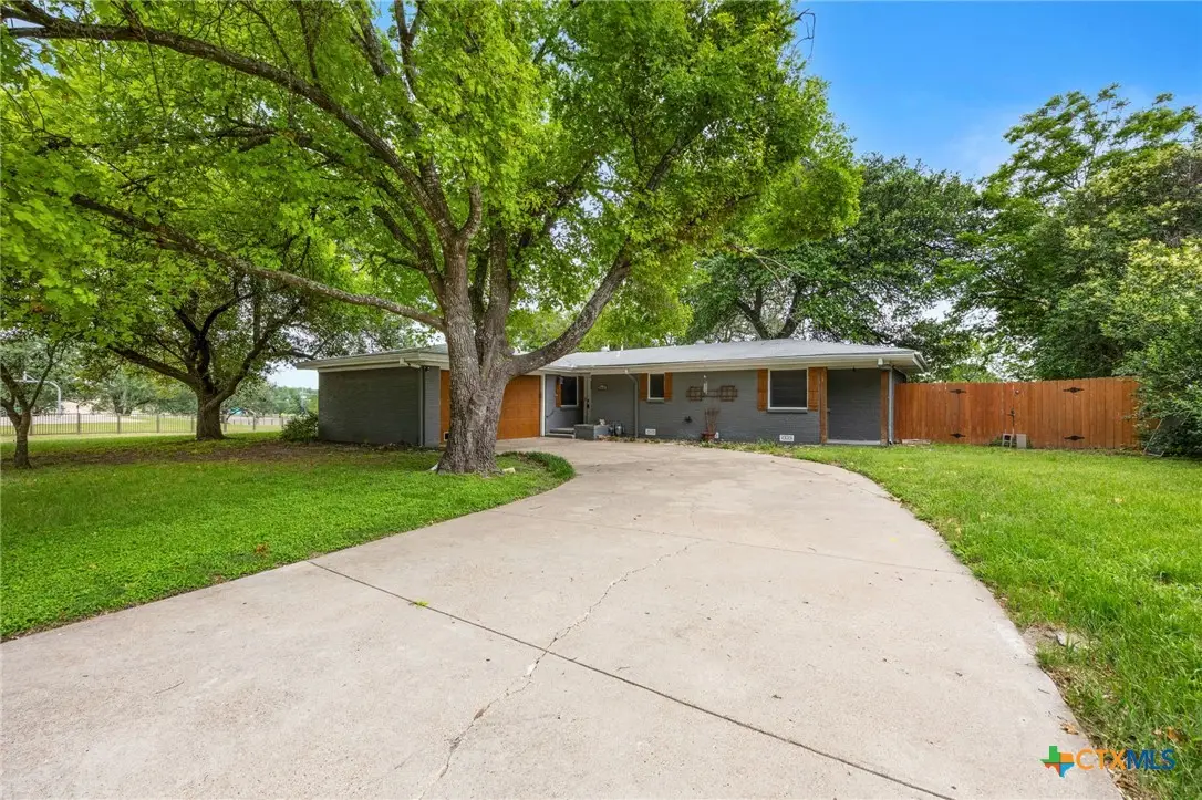 2215 N 9th Street, Temple, TX 76501 - #1