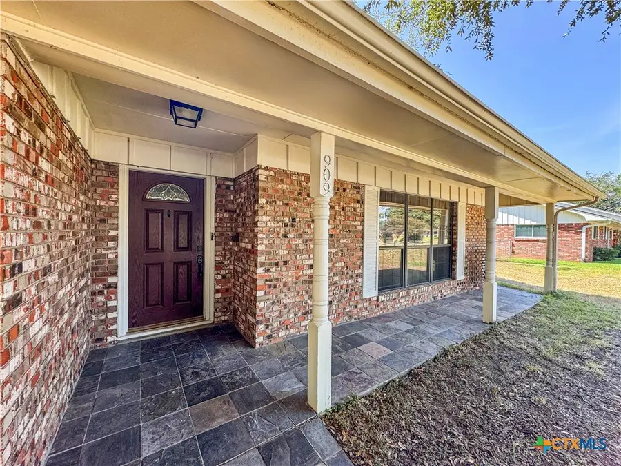 909 Anderson Street, Hearne, TX 77859 - #2