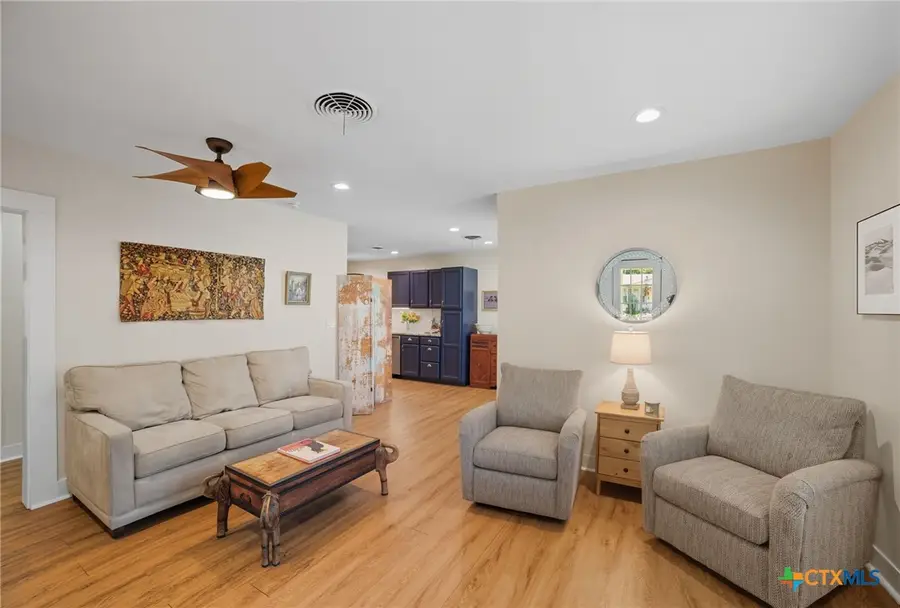 508 S Vandeveer, Burnet, TX 78611 - #3