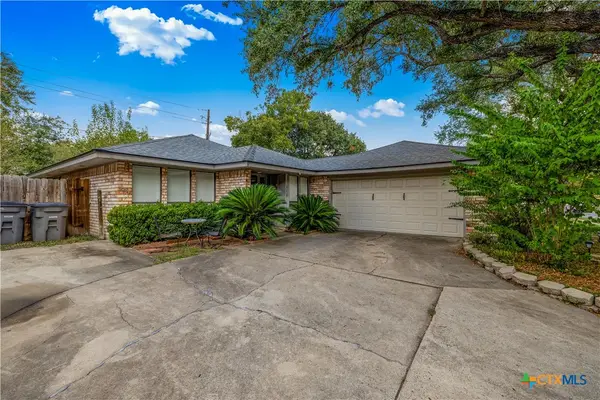 112 Laguna Drive, Victoria, TX 77904