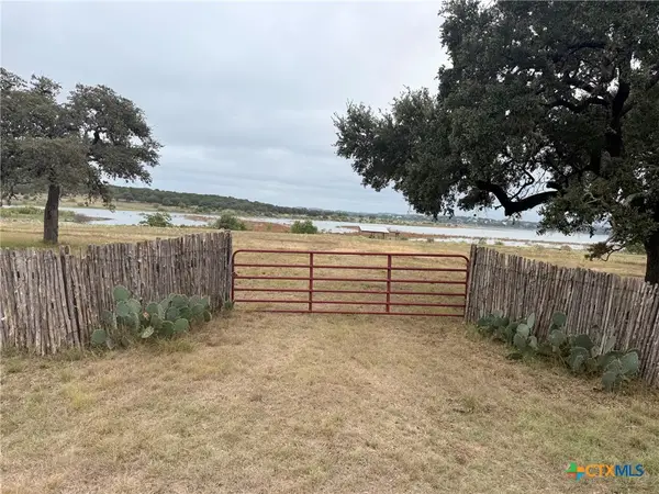 4401 Potters Creek Road, Canyon Lake, TX 78133