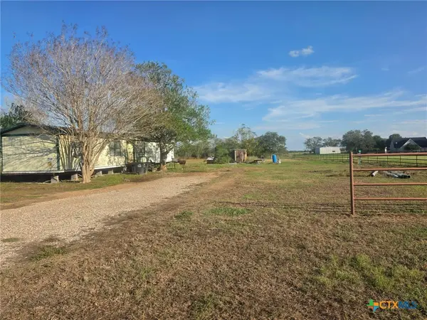1723 Parsons Road, Victoria, TX 77904