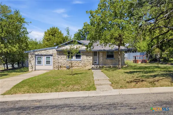 1112 W 1st Street, Lampasas, TX 76550