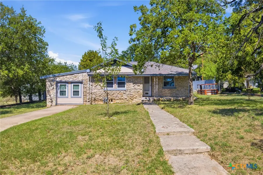 1112 W 1st Street, Lampasas, TX 76550 - #2