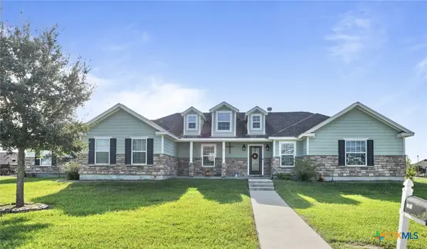 809 Buttercup Drive, Edna, TX 77957