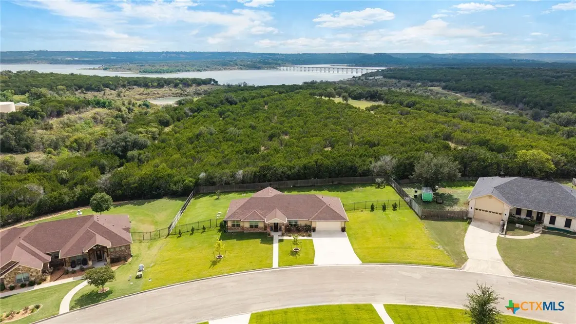 3915 Del Rey Drive, Harker Heights, TX 76548 - #1