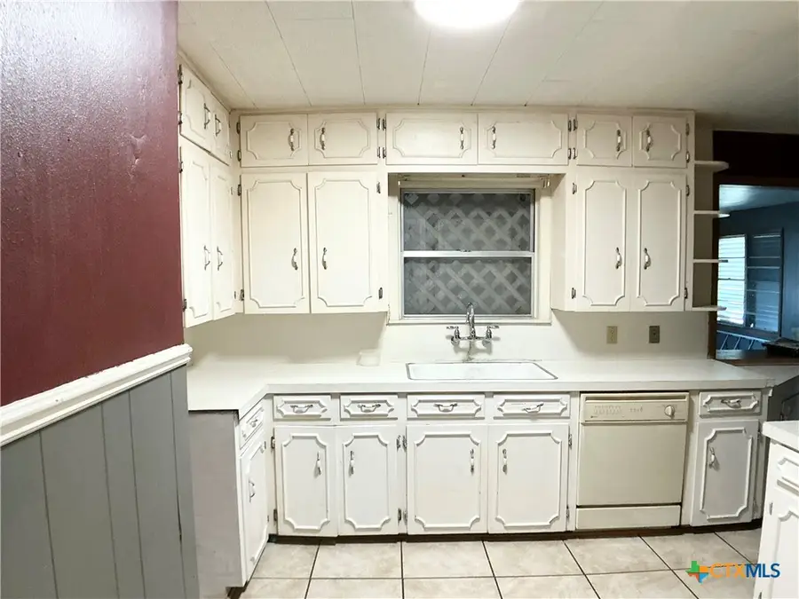 2101 E Mesquite Lane, Victoria, TX 77901 - #3