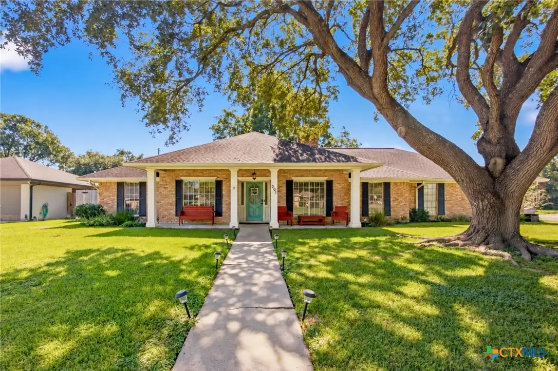 201 Nottingham Drive, Victoria, TX 77904 - #1