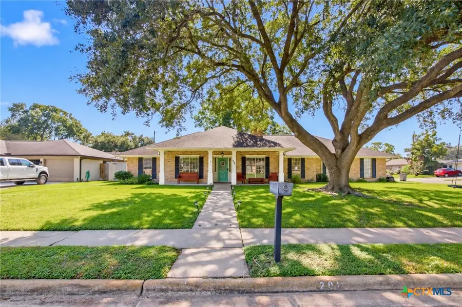 201 Nottingham Drive, Victoria, TX 77904 - #2