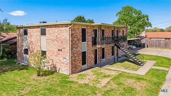 905 Simpson Road, Victoria, TX 77904