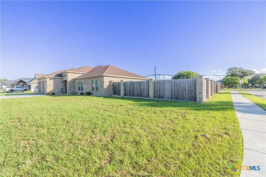 202 Golden Way, Port Lavaca, TX 77979 - #2
