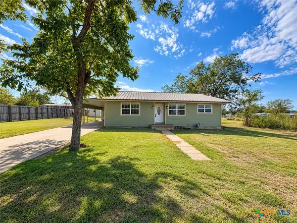 217 W Mesquite Avenue, Rogers, TX 76569