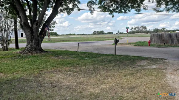 939 Pine Drive, Caldwell, TX 77836