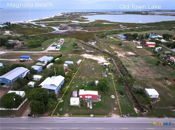 848 Margie Tewmey Road, Port Lavaca, TX 77979